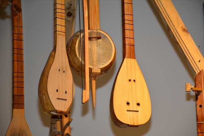 Unutulmaya yüz tutmuş Yörük çalgısı "cura"yı yaşatmak için çabalıyor